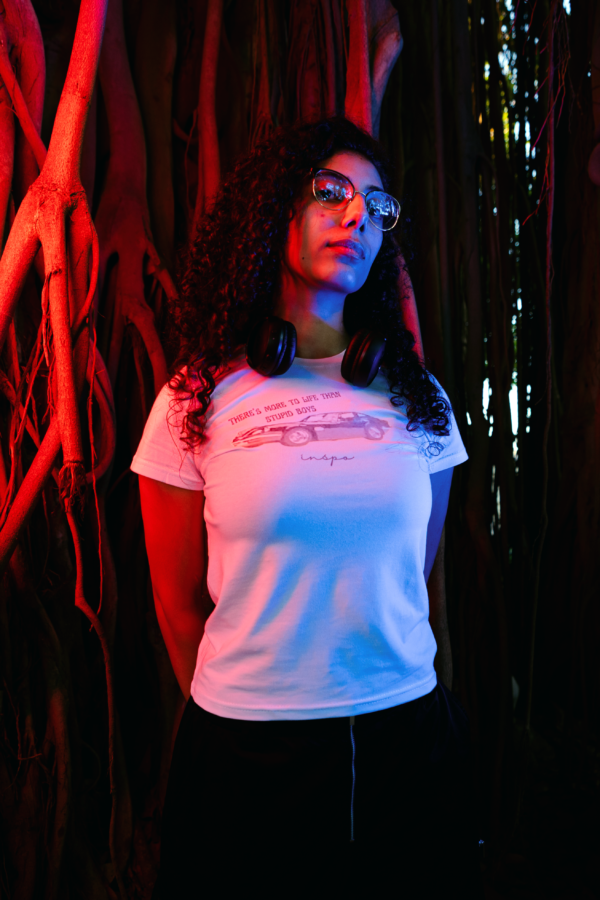 White tshirt - Image 2